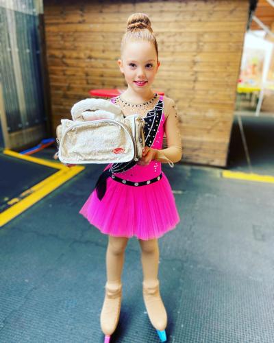 Emilia und Letizia Macula – Twins on Ice · Foto 262 von 377 · Instagram @twins_on_ice
