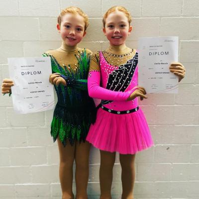 Emilia und Letizia Macula – Twins on Ice · Foto 245 von 377 · Instagram @twins_on_ice